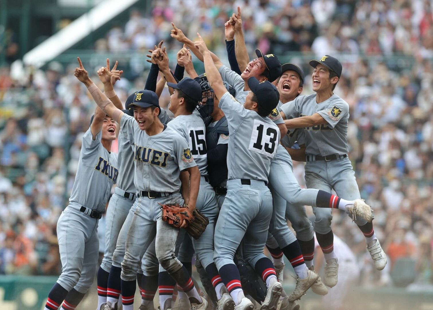 チャンピオンTシャツをプレゼント | 共感をつなぐ FoseKift