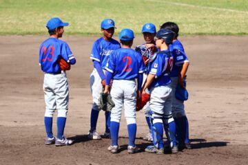 Fosekift フォースキフト　スパイクスニーカー　美品　野球　ベースボール FoseKift（フォースキフト） added a new photo — - FoseKift